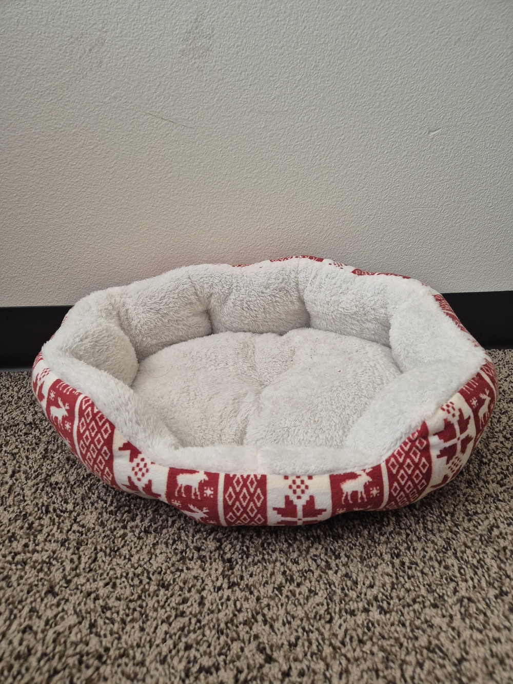 Vibrant Life Cozy Round Cuddler Bolstered Walls Ugly Xmas Sweater Cat Dog Bed S